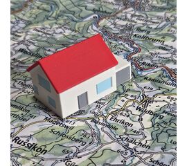 SCHWEIZER EINFAMILIENHAUS TYP 4 ROT